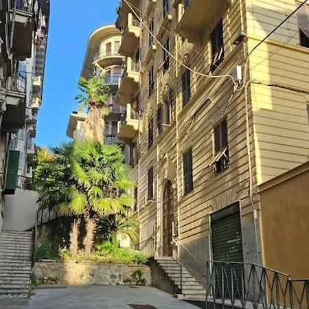 Ancora Qui, Nel Golfo Dei Poeti *