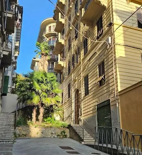 Ancora Qui, Nel Golfo Dei Poeti *