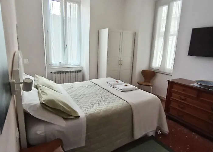 Ancora Qui, Nel Golfo Dei Poeti *